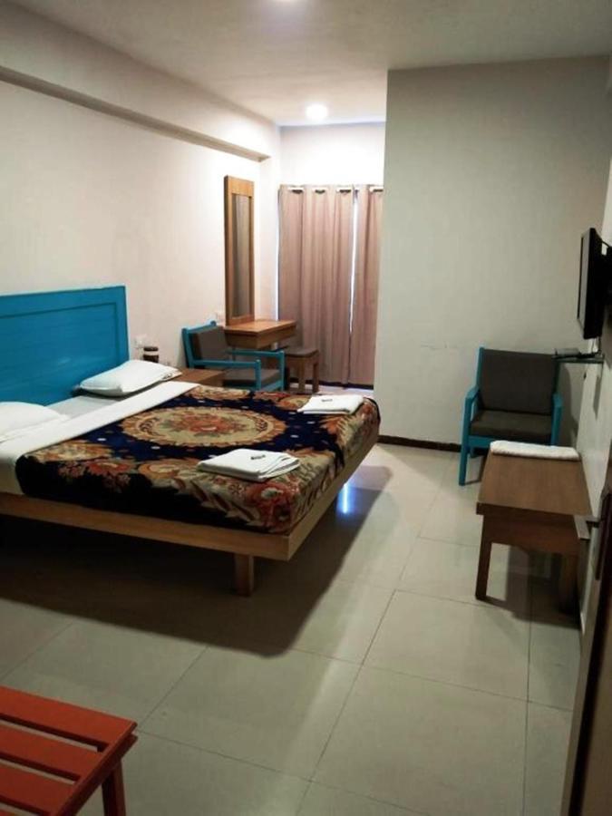 Hotel Preethi Palace Ooty Extérieur photo