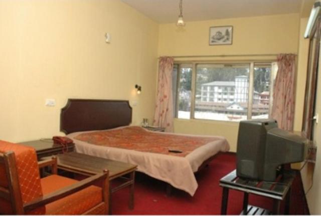 Hotel Preethi Palace Ooty Extérieur photo
