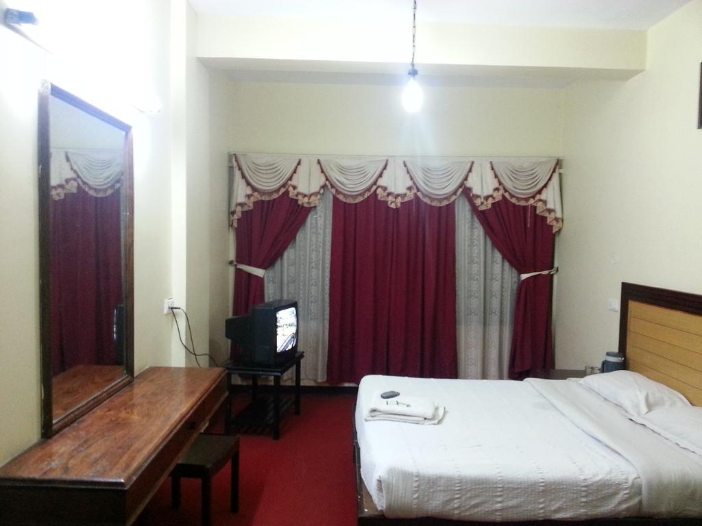 Hotel Preethi Palace Ooty Extérieur photo
